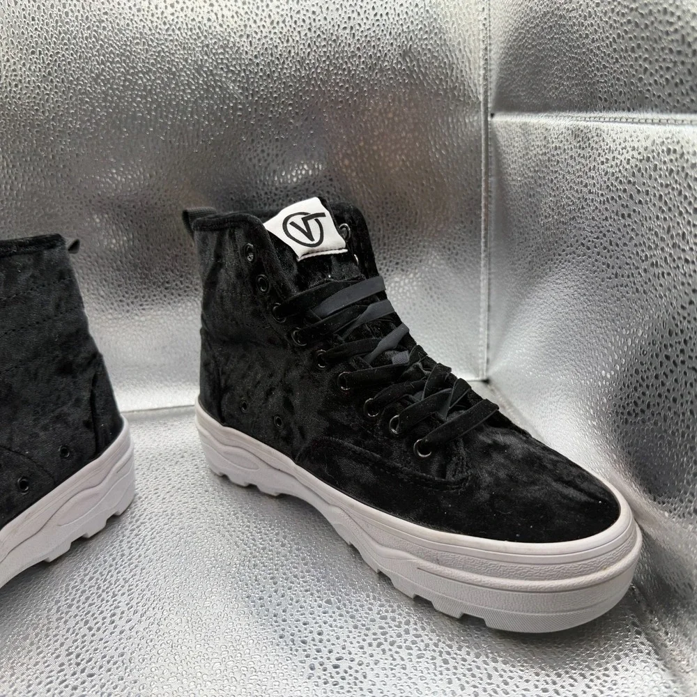 Vans size 6m